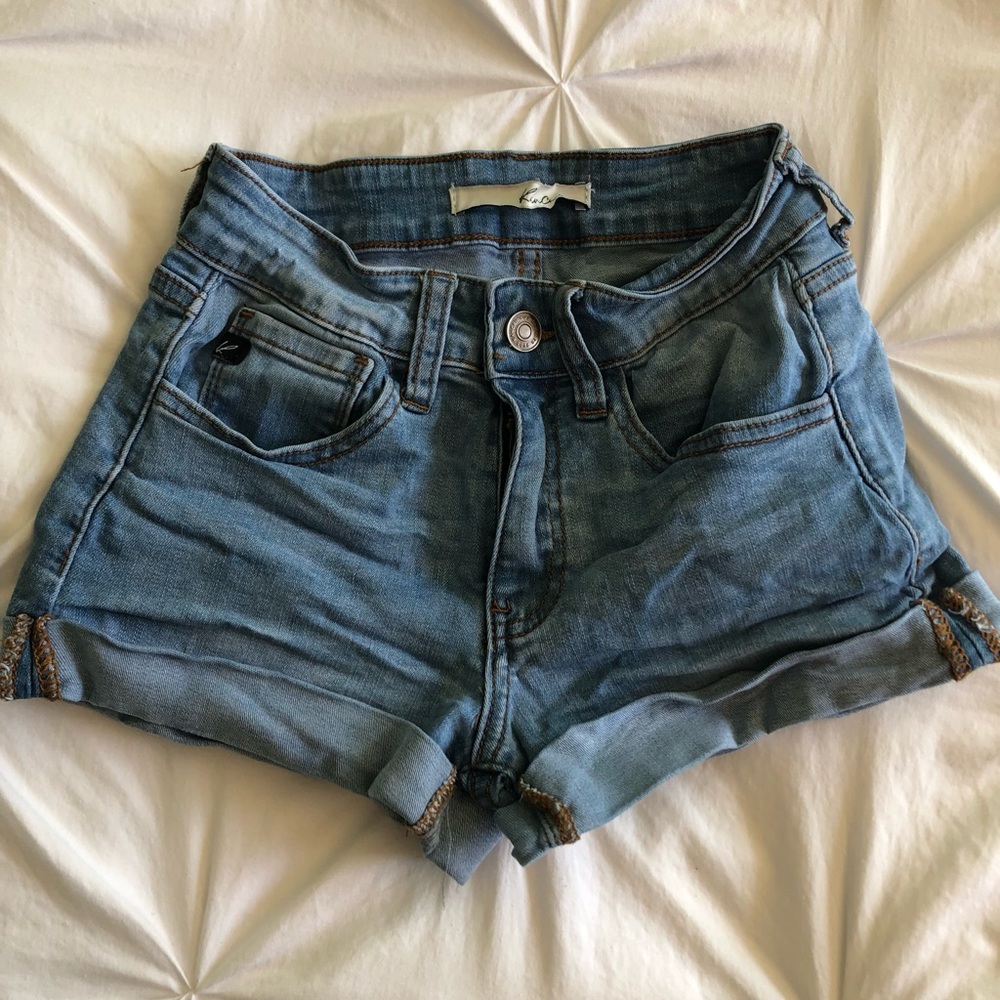 KanCan womens jean shorts size 0/23.